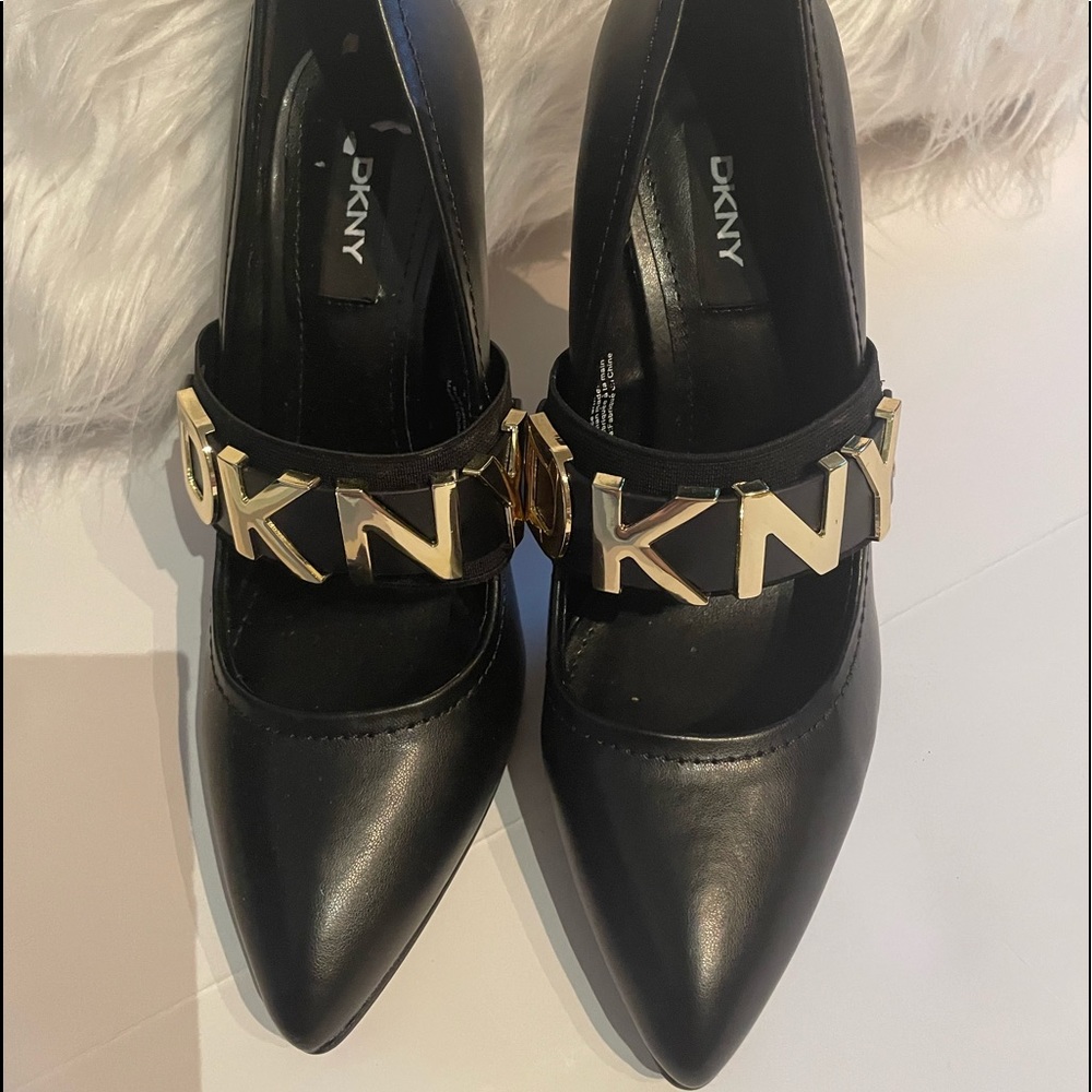 DKNY Genevive Black Pump Women’s